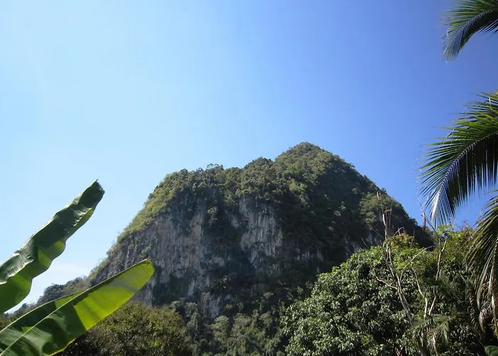 Phanom Bencha Mountain Resort